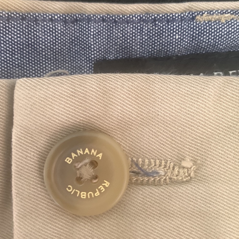 Banana Republic Aiden Chino - Picture 2 of 9